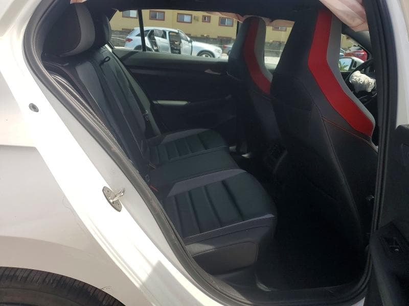 2022 VOLKSWAGEN GTI SE 10