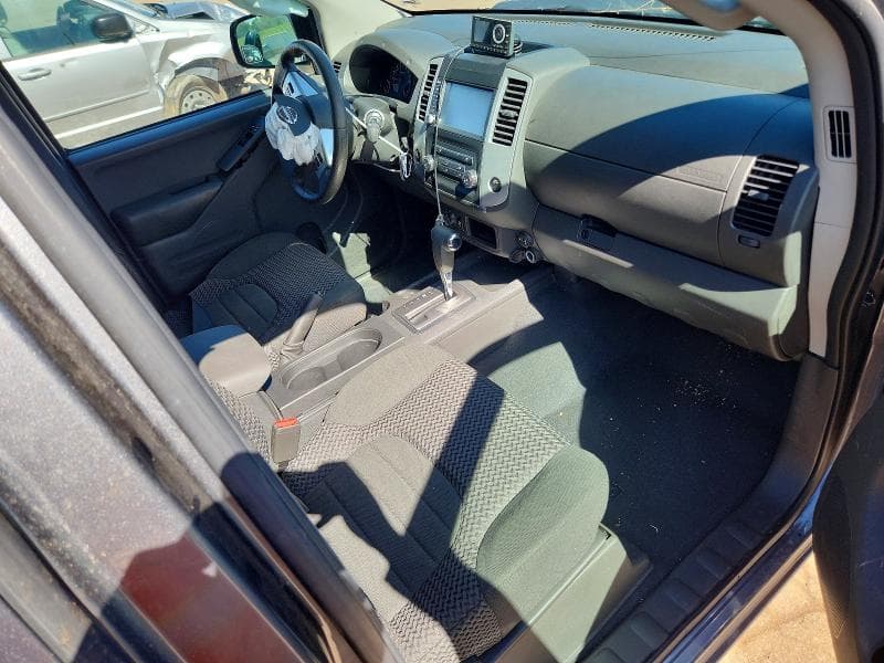2019 NISSAN FRONTIER SV V6 8