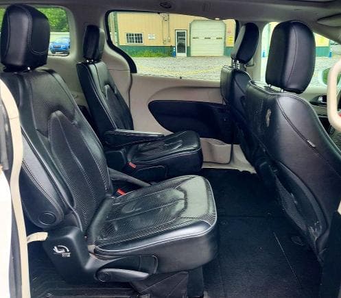 2018 CHRYSLER PACIFICA LIMITED 11