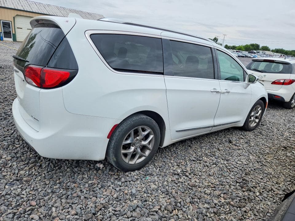 2018 CHRYSLER PACIFICA LIMITED 3