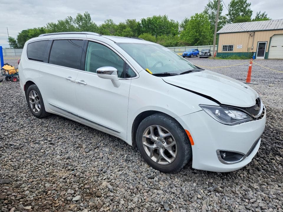 2018 CHRYSLER PACIFICA LIMITED 4