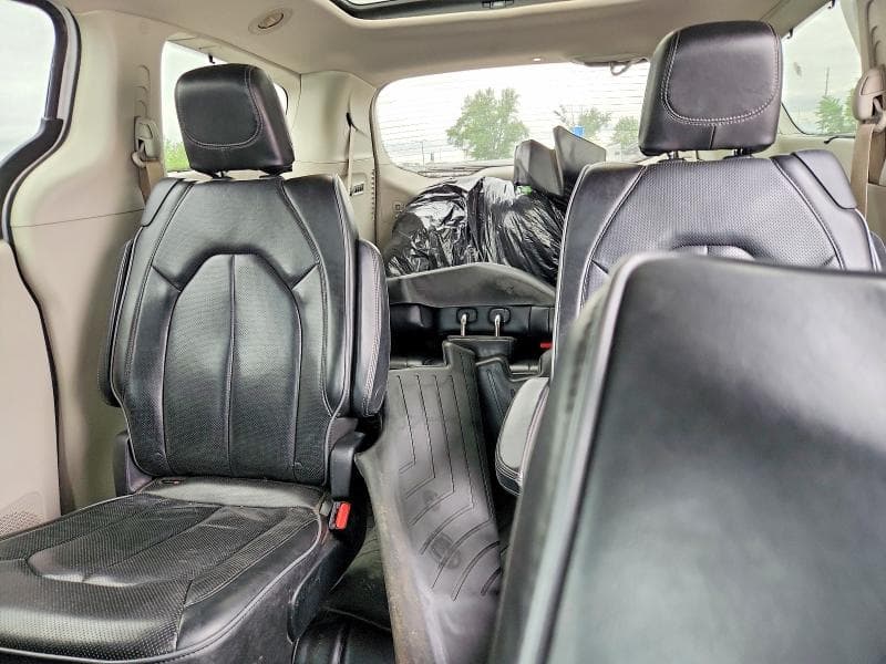 2018 CHRYSLER PACIFICA LIMITED 10