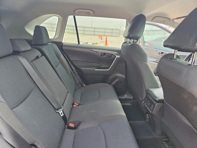 2022 TOYOTA RAV4 LE 10