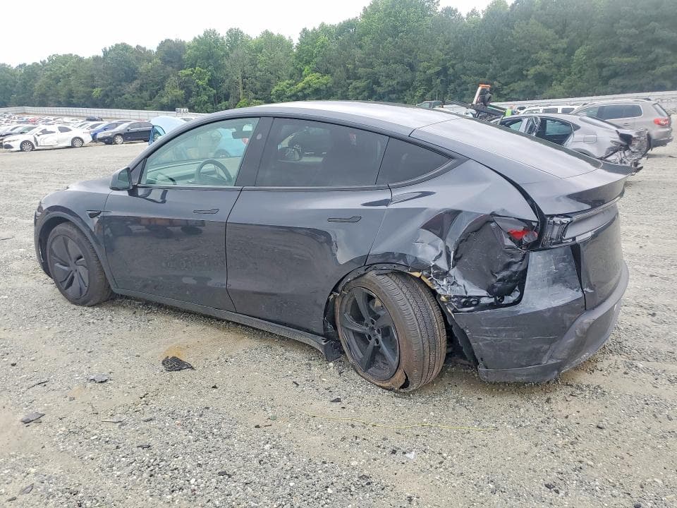 2026 TESLA MODEL Y 2