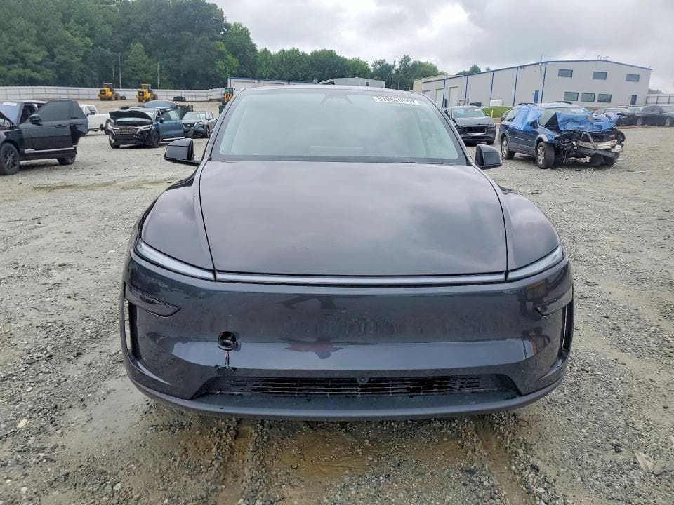 2026 TESLA MODEL Y 5