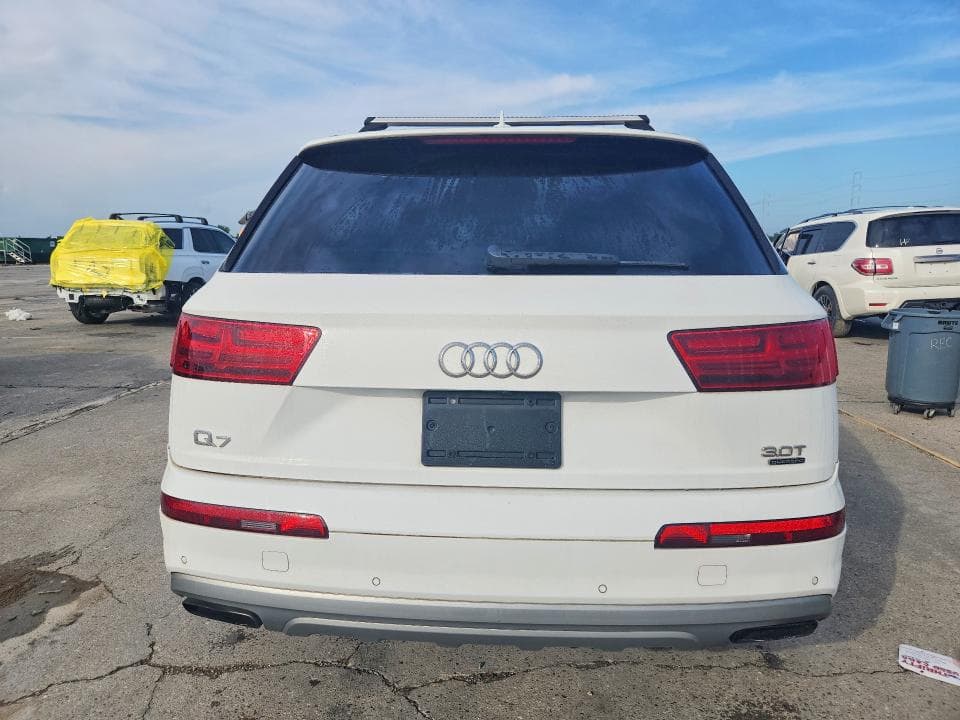 2017 AUDI Q7 6