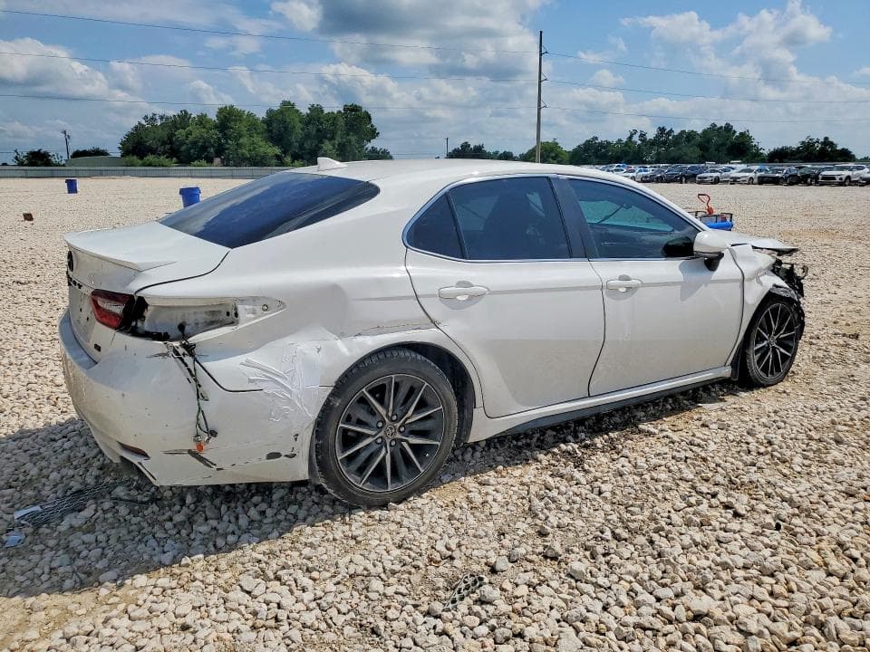 2021 TOYOTA CAMRY SE SE 3