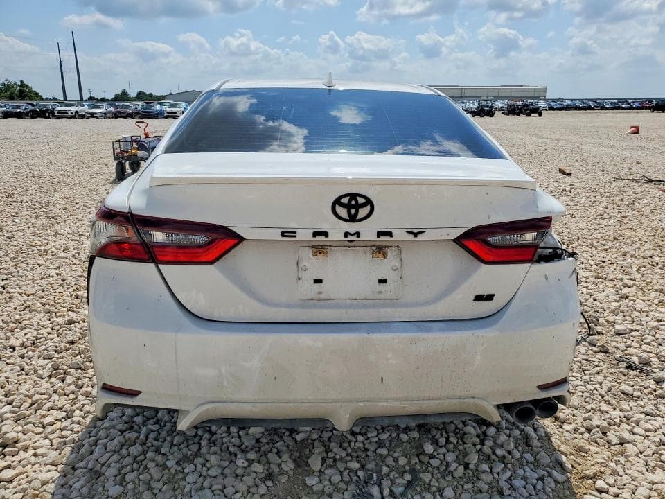 2021 TOYOTA CAMRY SE SE 6