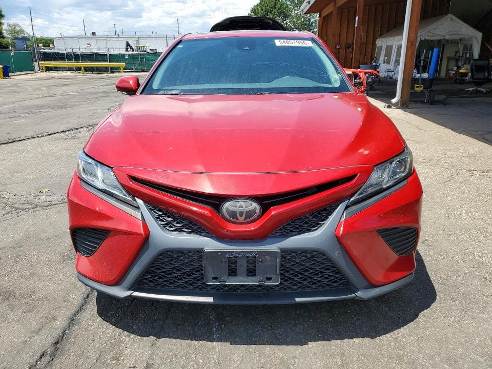 2019 TOYOTA CAMRY SE 5
