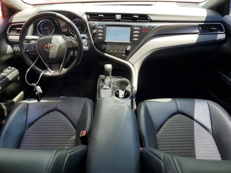 2019 TOYOTA CAMRY SE 8