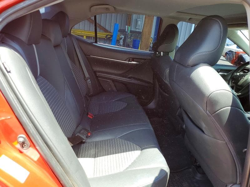2019 TOYOTA CAMRY SE 10