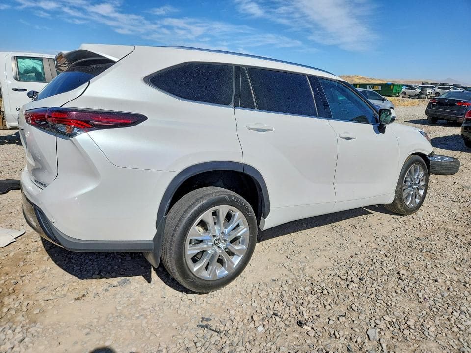 2024 TOYOTA HIGHLANDER LIMITED 3