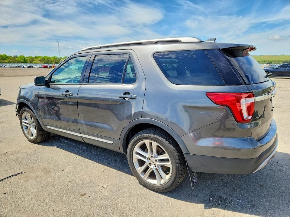 2017 FORD EXPLORER XLT 2