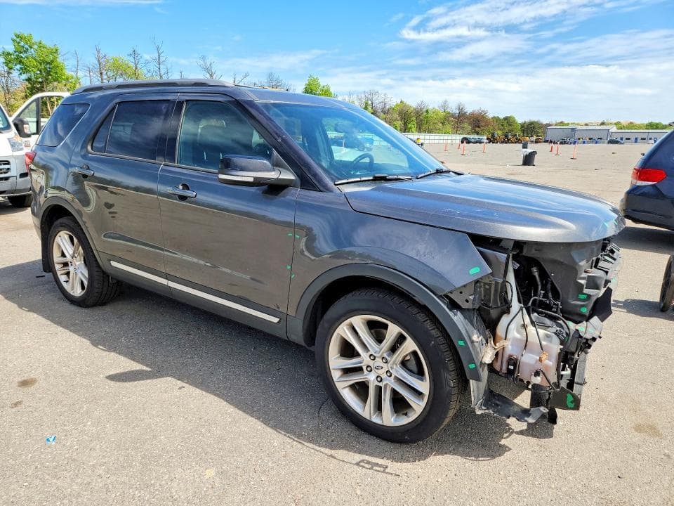 2017 FORD EXPLORER XLT 4
