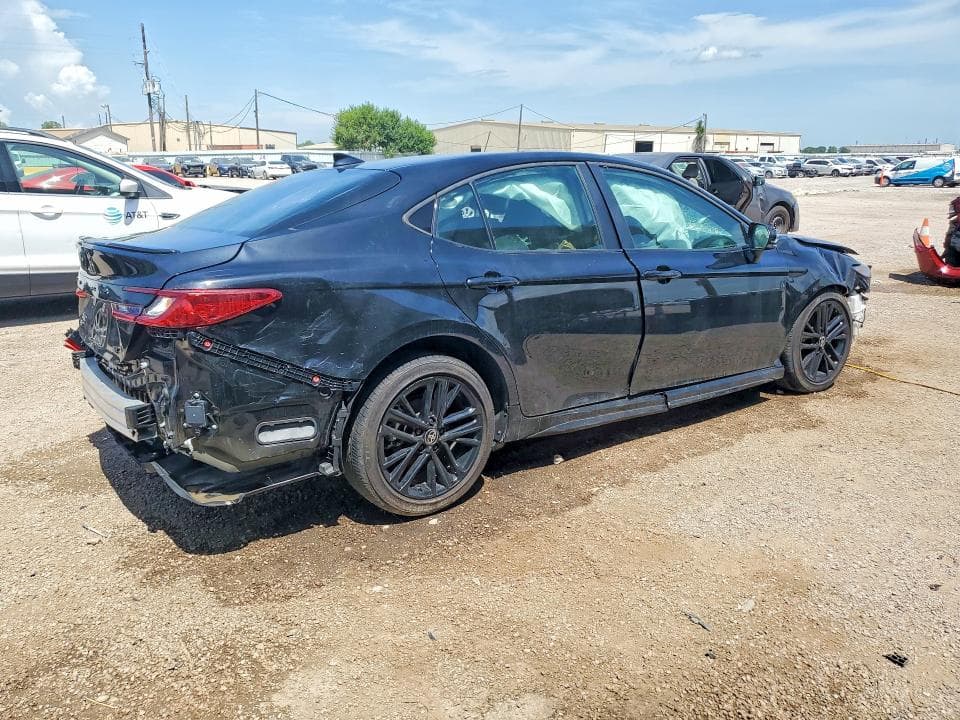 2026 TOYOTA CAMRY SE SE 3