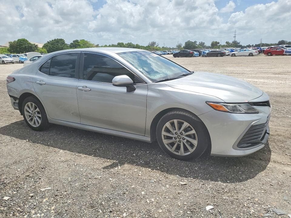 2021 TOYOTA CAMRY LE 4
