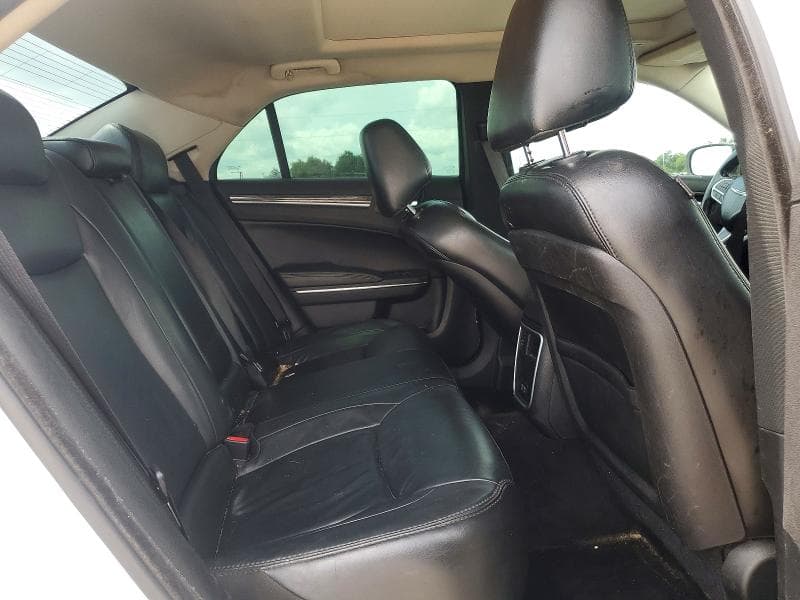 2017 CHRYSLER 300 LIMITED 10