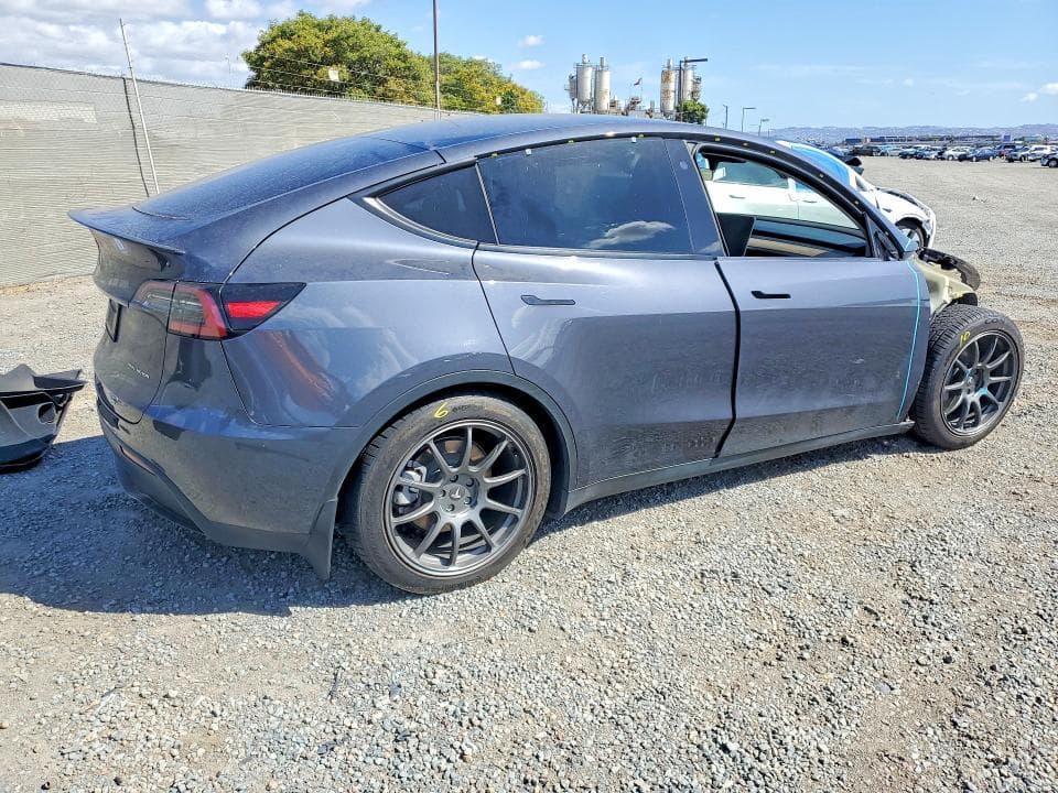 2023 TESLA MODEL Y 3