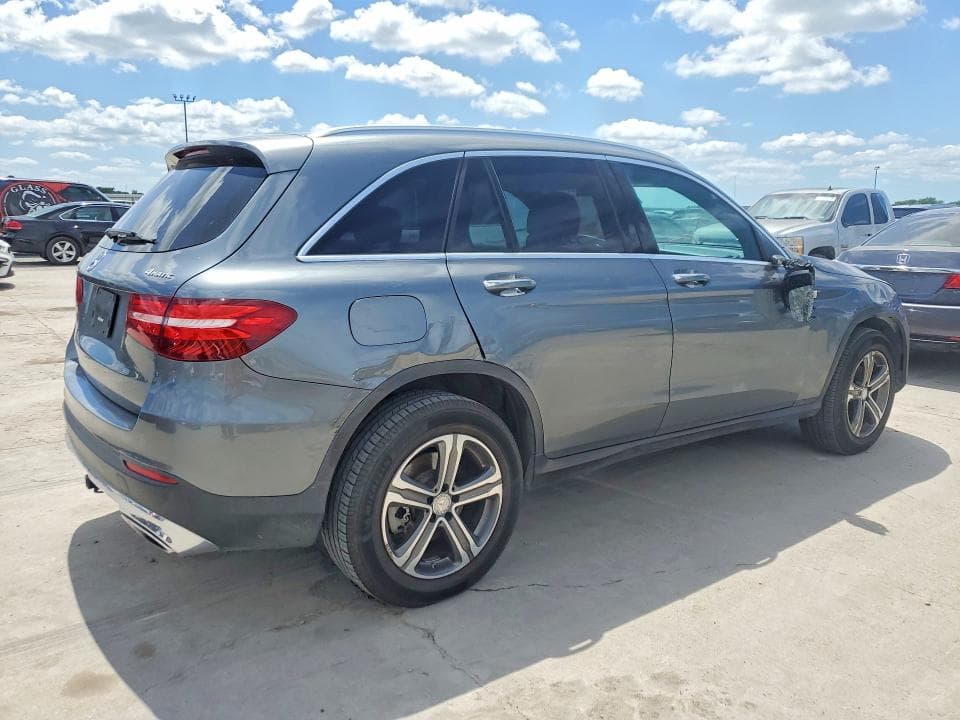 2017 MERCEDES-BENZ GLC 300 4MATIC 3