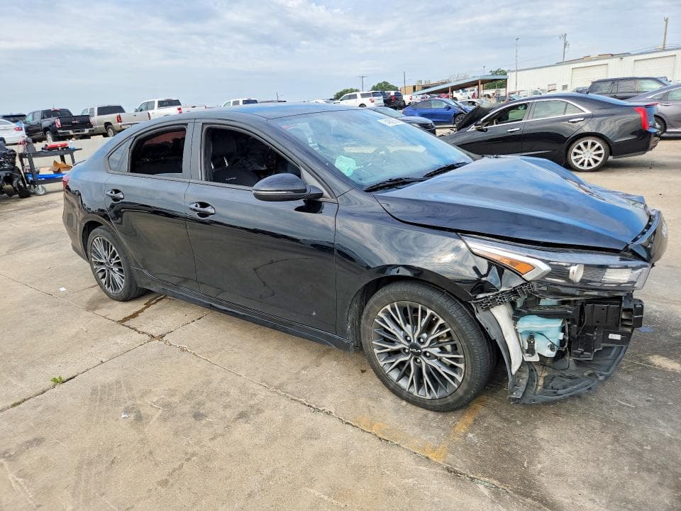 2023 KIA FORTE GT LINE 4