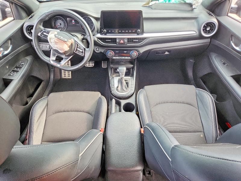 2023 KIA FORTE GT LINE 8