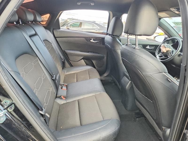 2023 KIA FORTE GT LINE 10