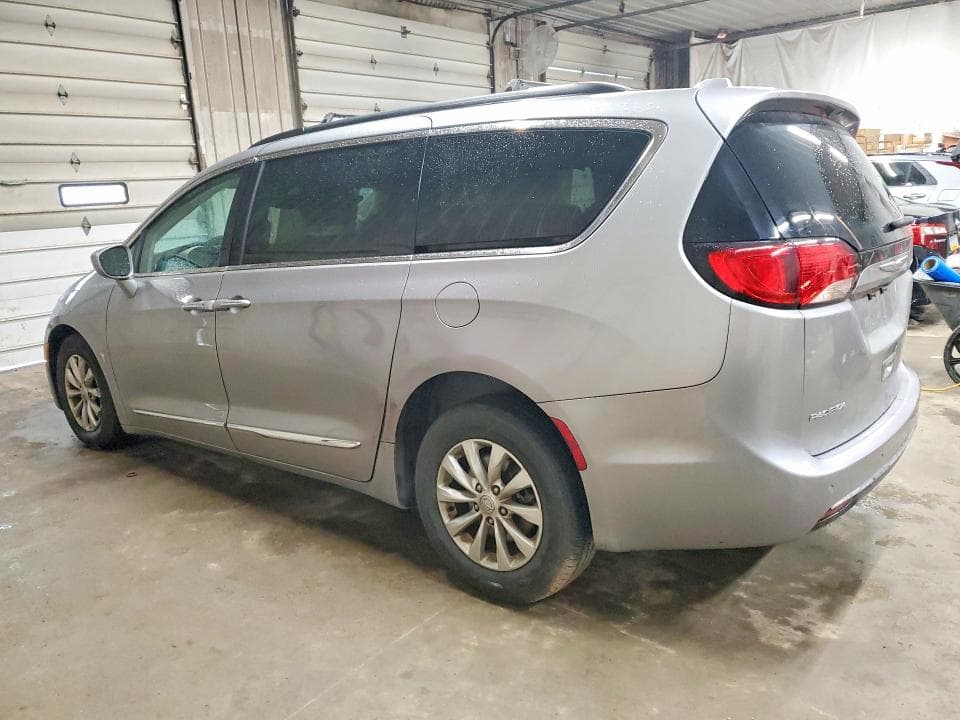 2017 CHRYSLER PACIFICA TOURING L 2