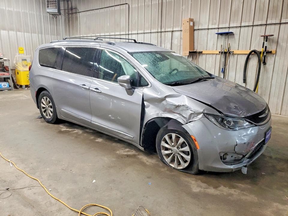 2017 CHRYSLER PACIFICA TOURING L 4