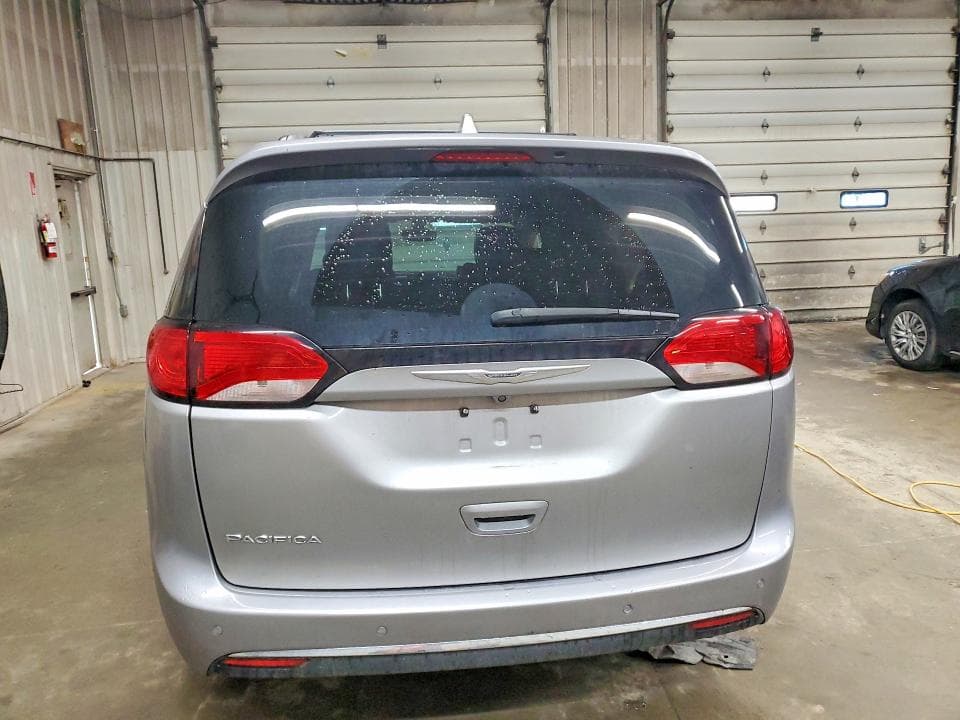 2017 CHRYSLER PACIFICA TOURING L 6