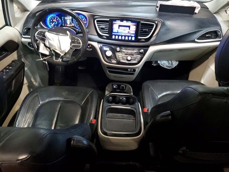 2017 CHRYSLER PACIFICA TOURING L 8