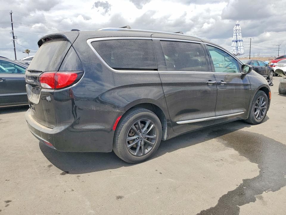2018 CHRYSLER PACIFICA TOURING L 3
