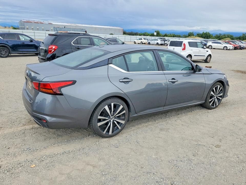 2020 NISSAN ALTIMA SR 3