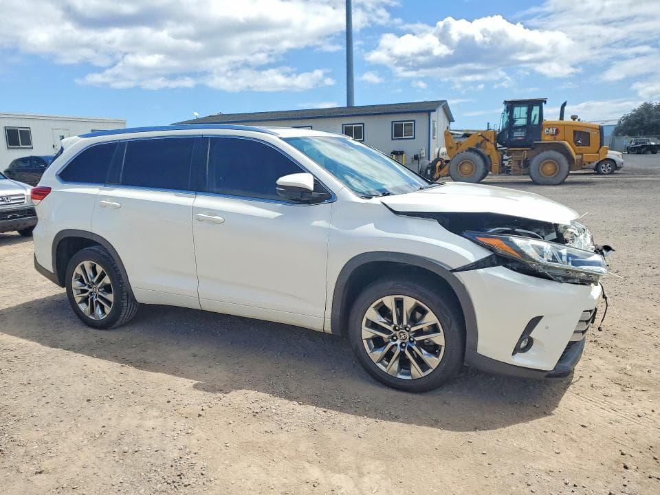 2019 TOYOTA HIGHLANDER LIMITED LIMITED 4