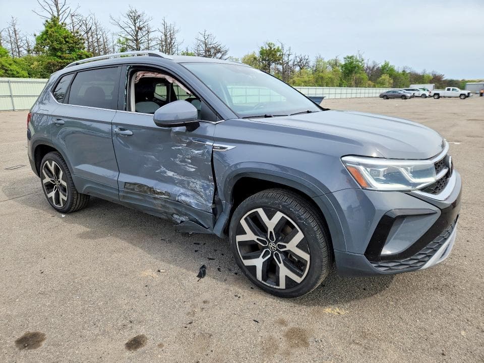 2022 VOLKSWAGEN TAOS SEL 4