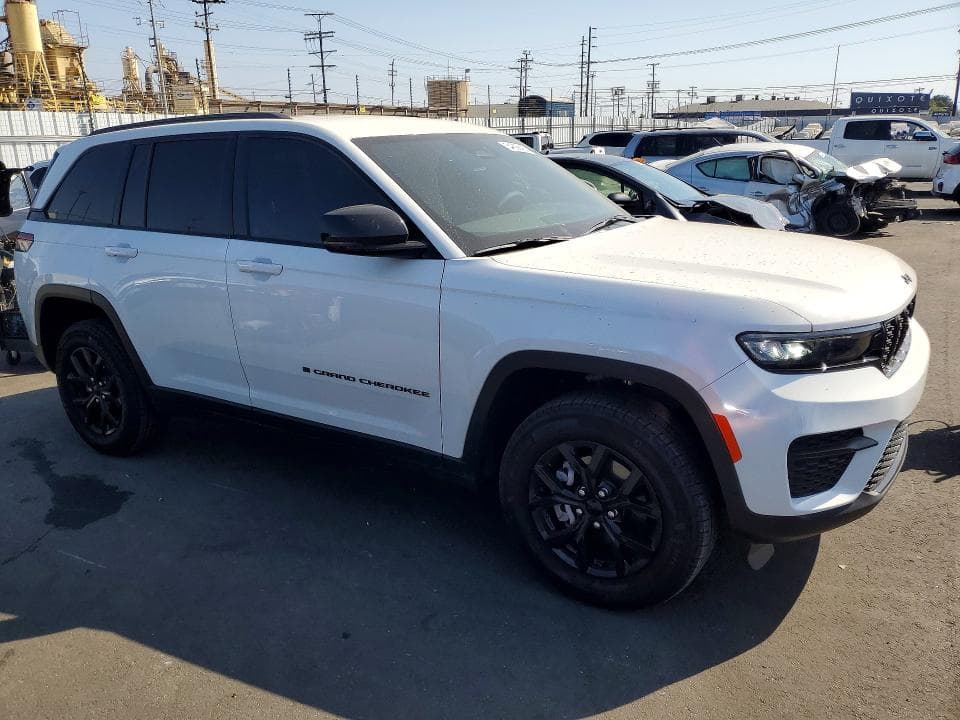 2024 JEEP GRAND CHEROKEE LAREDO 4