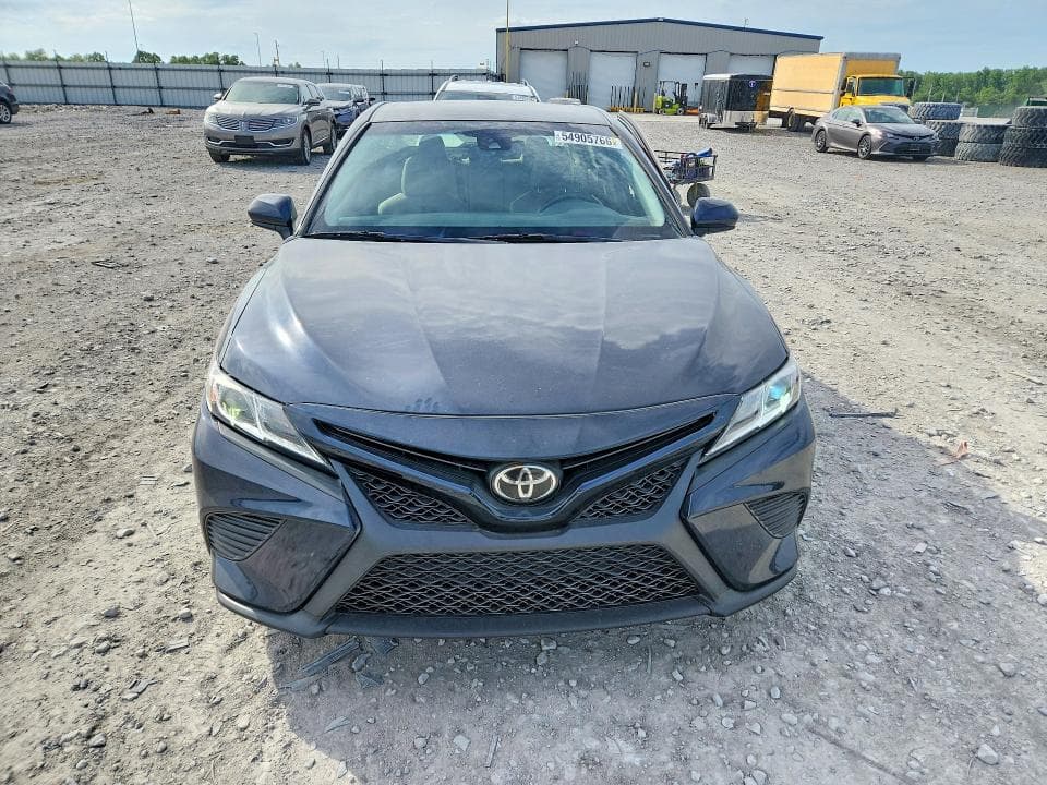 2018 TOYOTA CAMRY SE SE 5