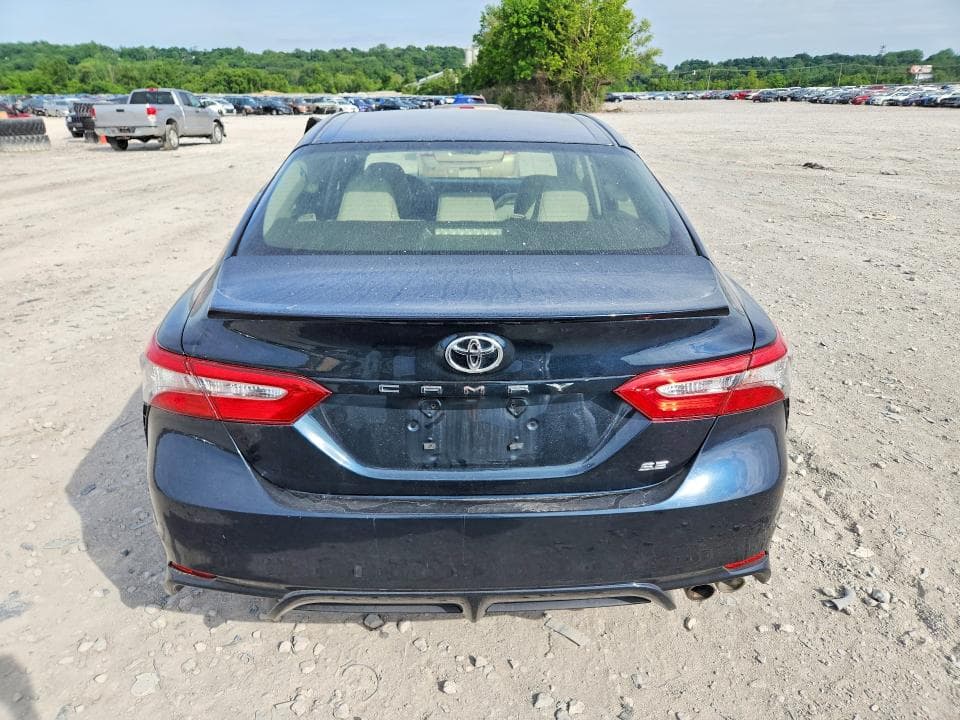 2018 TOYOTA CAMRY SE SE 6