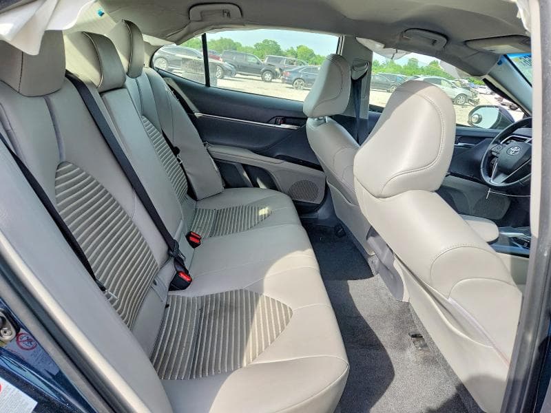 2018 TOYOTA CAMRY SE SE 10