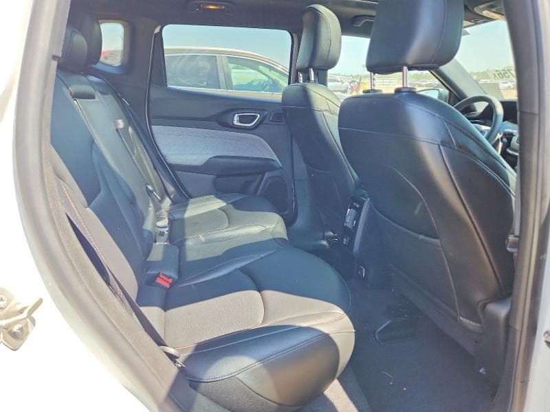 2024 JEEP COMPASS LATITUDE LUX 10
