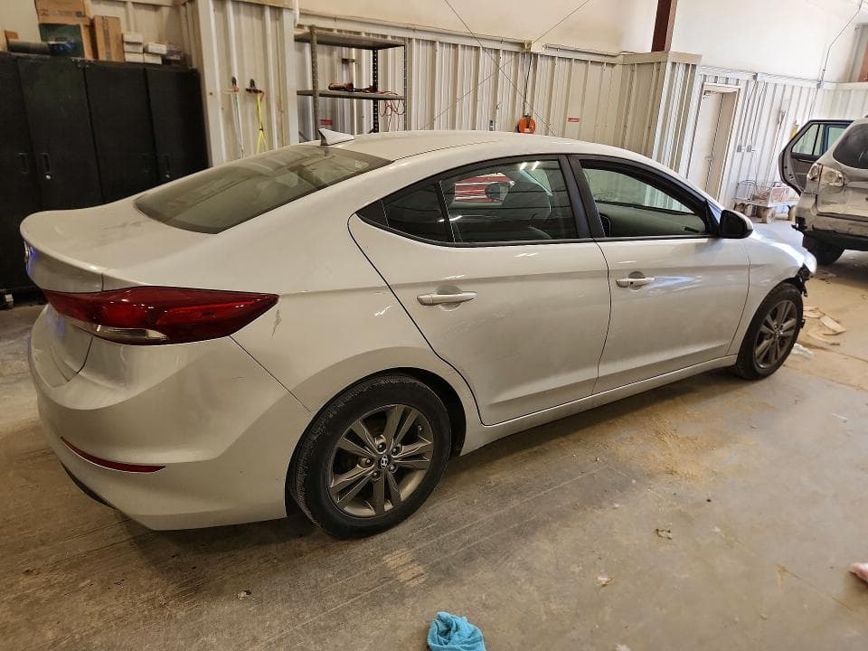 2017 HYUNDAI ELANTRA SE 3