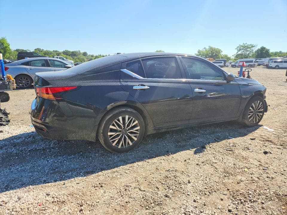 2023 NISSAN ALTIMA SV 3