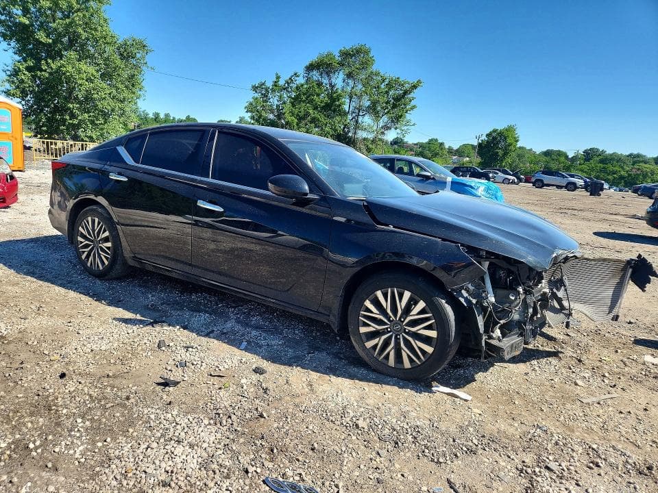 2023 NISSAN ALTIMA SV 4