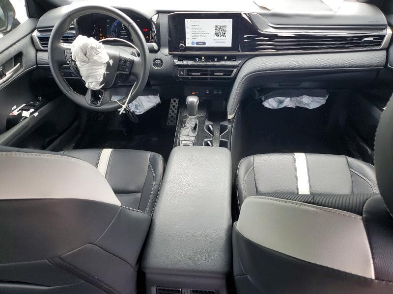 2025 TOYOTA CAMRY SE SE 8