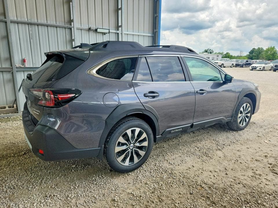 2024 SUBARU OUTBACK 3