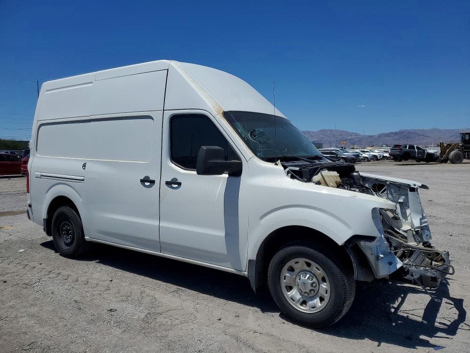 2018 NISSAN NV 2500 HD SV 4