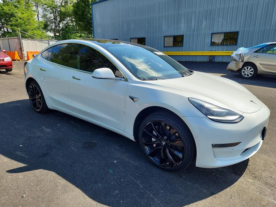 2018 TESLA MODEL 3 4