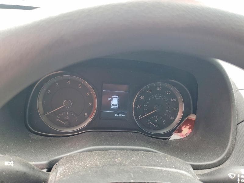 2020 HYUNDAI KONA SE 9