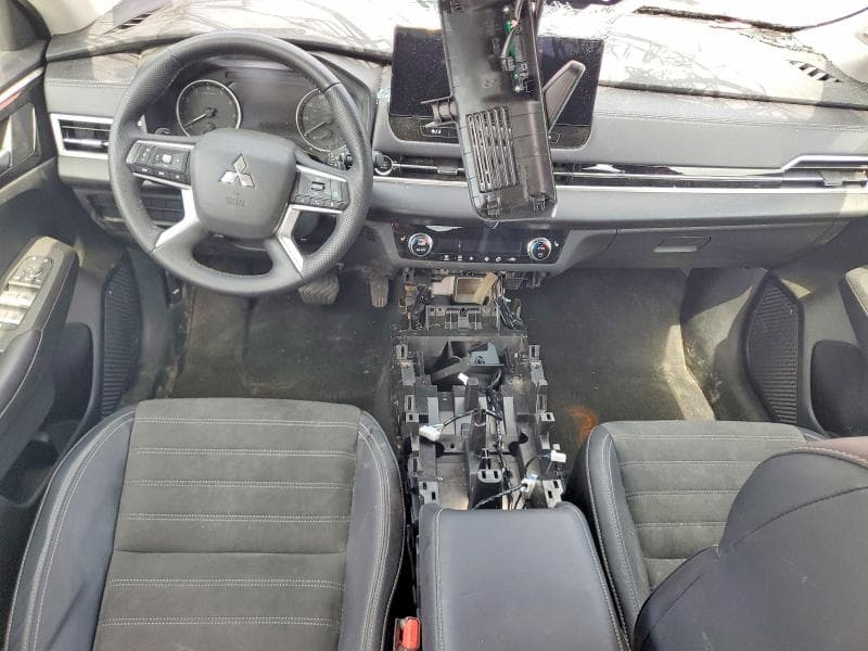 2025 MITSUBISHI OUTLANDER SE SE 8