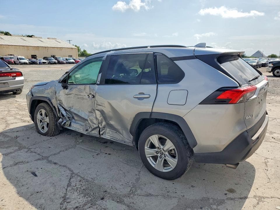 2021 TOYOTA RAV4 XLE 2