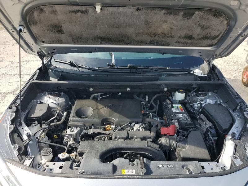 2021 TOYOTA RAV4 XLE 12